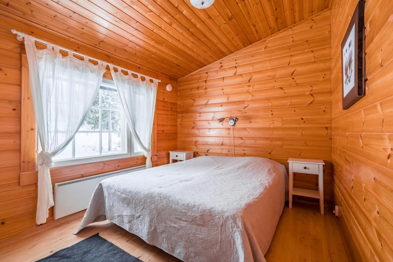 Lomaperkkioe Cottages Kajaani Exterior photo